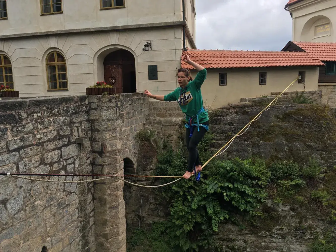 Terka na highline u hradu