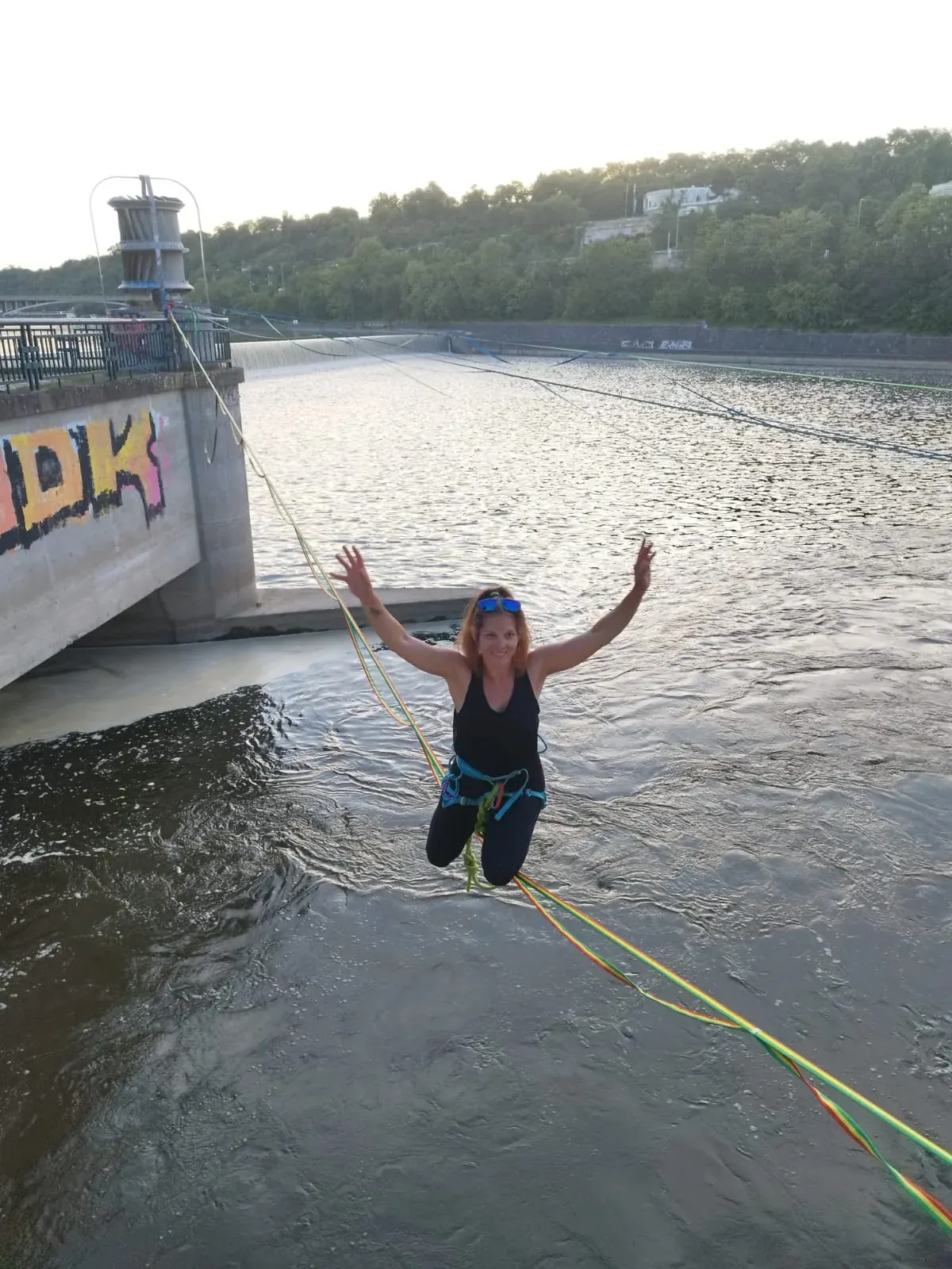 Terka na slacklině nad vodou – radost z pohybu